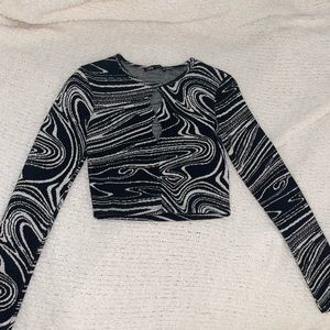 Long sleeve pattern crop top!